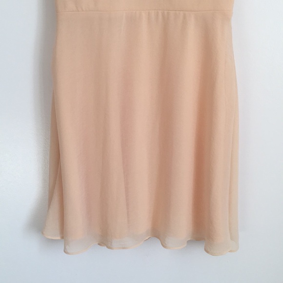 Flutter Sleeve Dress - Picture 3 of 4